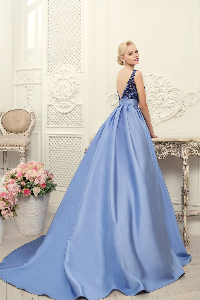 2024 Scoop Blue A-Line Appliques Satin Backless Sleeveless Quinceanera Dress Prom Dresses UK JS456