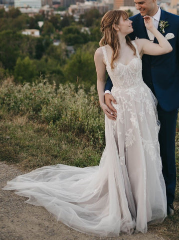 A Line Special Tulle Elegant Straps Lace Long Wedding Dresses