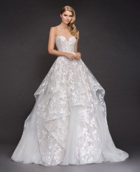 A-line 3D Lace Appliques V Neck Strapless Wedding Dresses Chapel Train Wedding Gowns JS924
