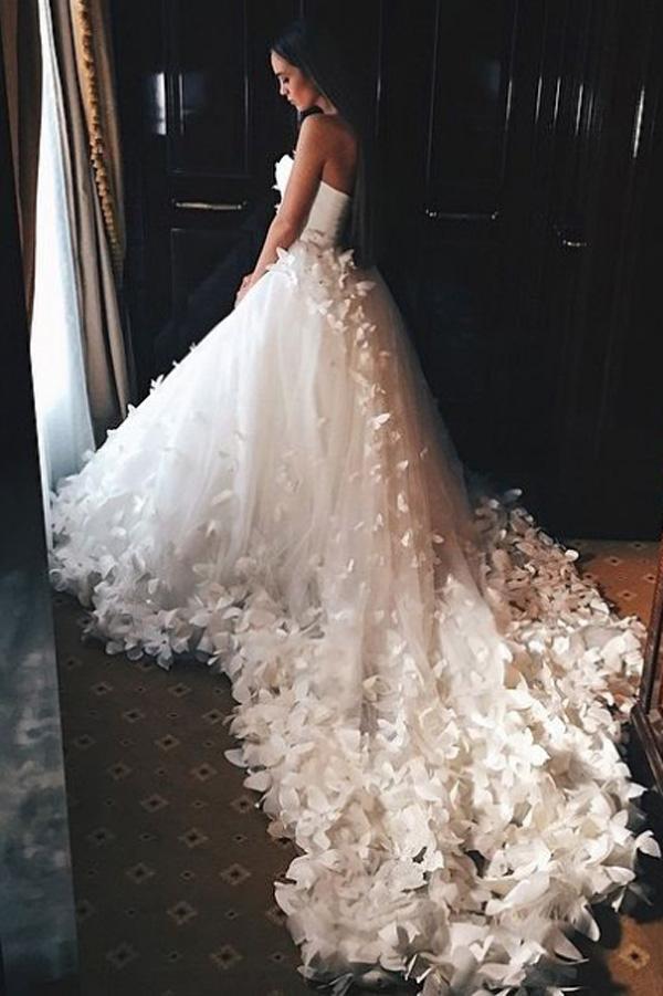 Elegant Sweetheart Strapless Lace up Tulle Court Train Wedding Dresses With Flowers PW233