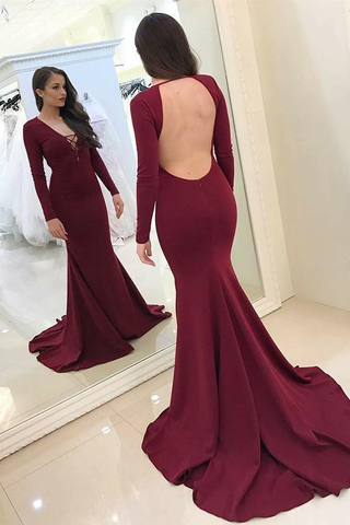 2024 Satin Fabulous Black Halter Deep V-neck Long Sleeve Split Sexy Prom Dresses UK JS469