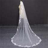 High Quality Pearls Wedding Veil with Lace Appliques Edge
