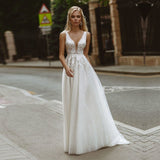 A-Line Tulle Lace V-neck Sleeveless Wedding Dresses Online