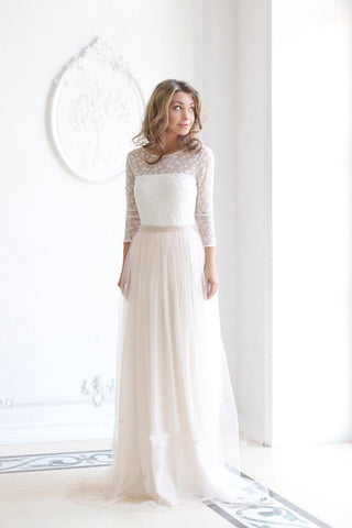 Scoop Neck Long Sleeve Tulle Wedding Dress With Lace Bodice V Back Wedding Gowns JS512