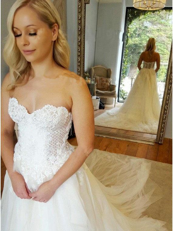 A-Line Sweetheart Strapless Lace Tulle White Sleeveless Wedding Dress with Appliques JS398