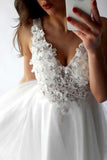 A-Line V-Neck Short Prom Dress White Tulle Lace Beads Homecoming Dress with Appliques JS717