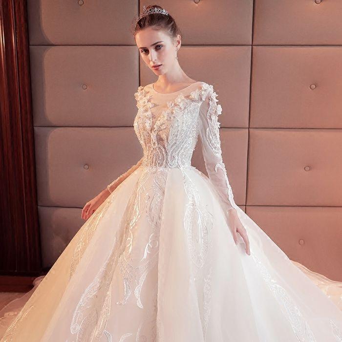 2023 Gorgeous Scoop Lace Appliques Flowers White Organza Long Sleeve Wedding Dresses JS177